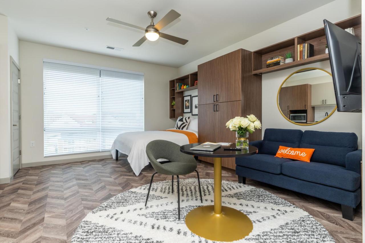 Yugo Guest Suites Urbana Exterior photo