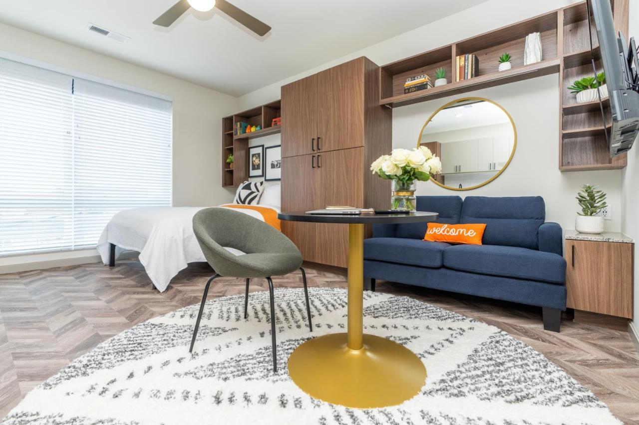 Yugo Guest Suites Urbana Exterior photo